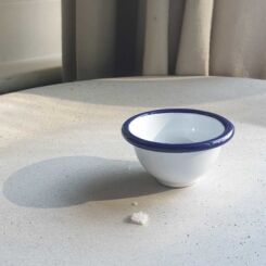 Classic Enamel Pinch Pot (blue/ white)