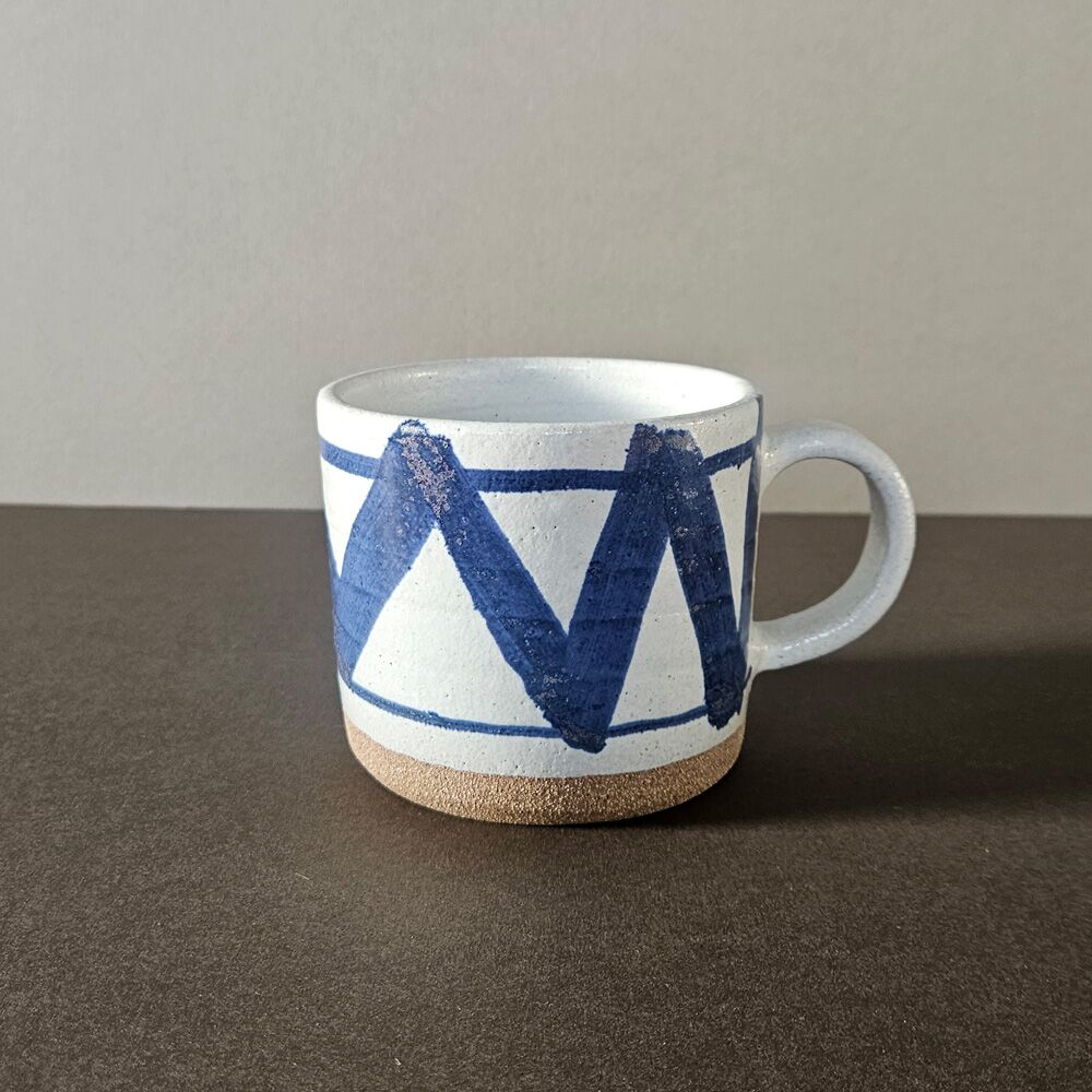 Handmade Welsh mug - chunky zig zag