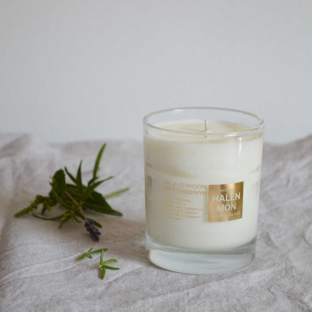 'An Afternoon on Llanddwyn' Essential Oil Candle (medium) 20cl