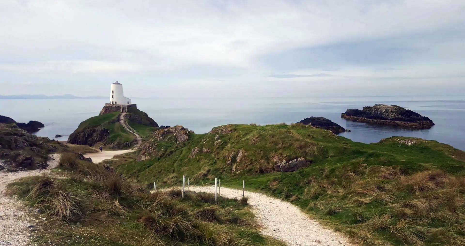llanddwyn-island-lighthouse
