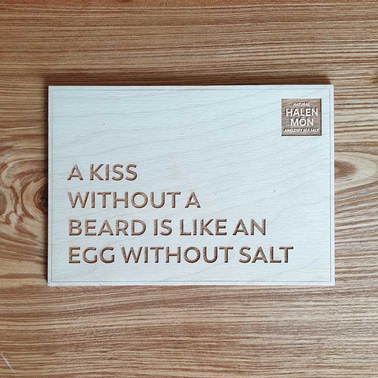 Wooden postcard (kiss)